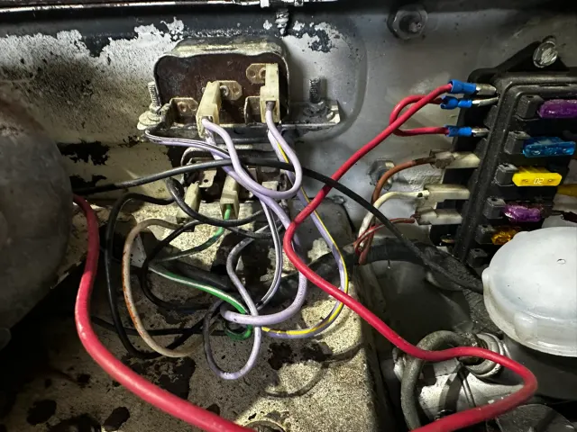 Bulkhead wiring, fuse box and relays