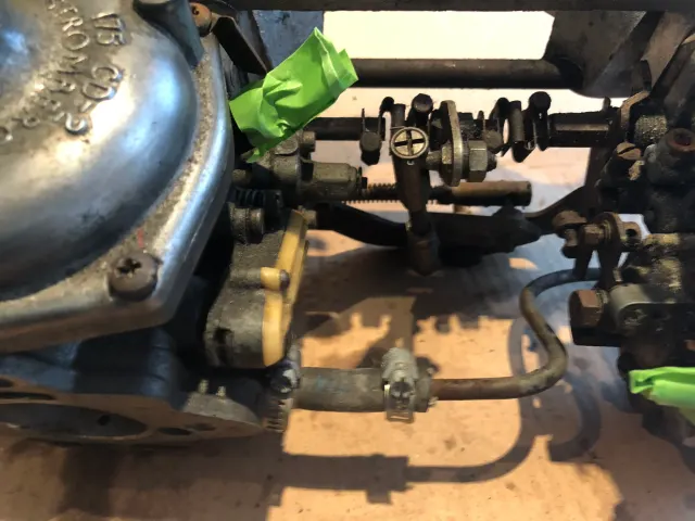 SU HS6 carburettor linkage and throttle spindle
